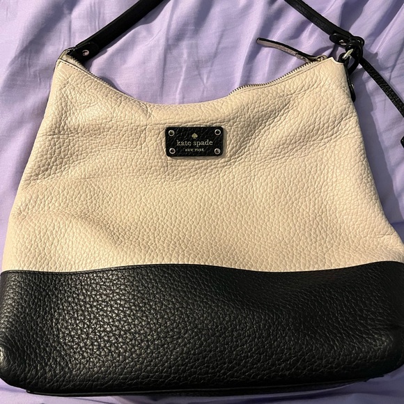 Kate Sade 13x 12 cream and black hobo style purse - Picture 5 of 5